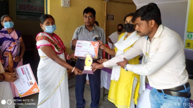 थरथरी प्रखंड  अंचलाधिकारी स्वास्थ पदाधिकारी चिकित्सा  पदाधिकारी प्रखंड स्वास्थ्यअधिकारी सभी मौजूद रहे 