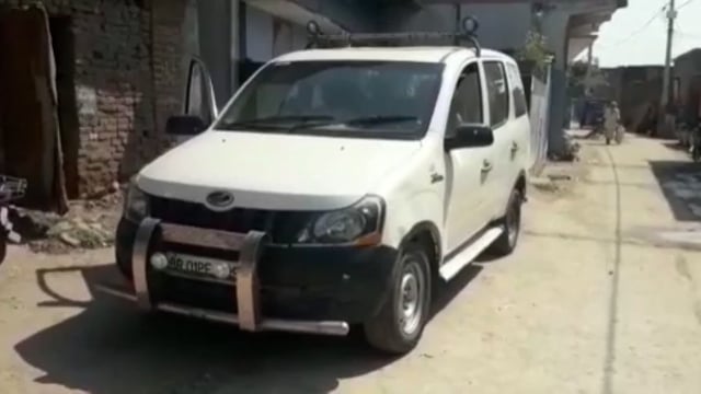 कल्याण विभाग के प्रधान लिपिक के मिनी बिगहा स्थित आवास पर आर्थिक अपराध इकाई की टीम ने मारा छापा