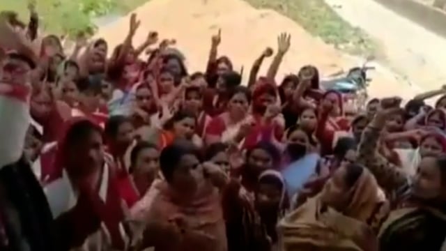 प्रखंड क्षेत्र में आंगनबाड़ी सेविका संघ के द्वारा धरना प्रदर्शन आयोजित।