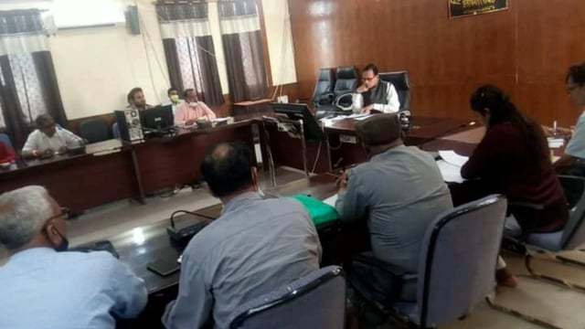 बैठक से अनुपस्थित रहे आवाज सहायको से स्पष्टीकरण