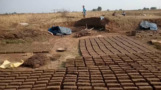 *नागरिकांना काही प्रमाणात विटाचा कामाचा मिळतोय रोजगार..*