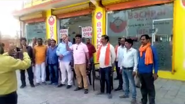 गोंडा तरबगंज विधानसभा क्षेत्र में भाजपा कार्यकर्ताओं ने निकाली बुलडोजर रैली मनाया जश्न