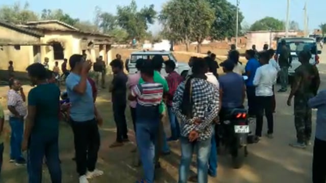 बिजली बिल जमा करने को लेकर आयोजित कैम्प में दिनदहाड़े तीन नकाबपोशों ने रिवाल्वर की नोक पर की लुट