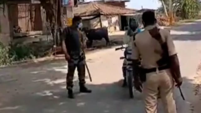 जिले में एसपी के निर्देश के बाद चेकिंग अभियान चलाया गया।