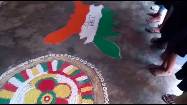 अमरपुर के विशम्भरचक मध्य विद्यालय में बच्चों द्वारा की गई शैक्षिक गतिविधियों के तहत रंगोली कार्यक्रम l