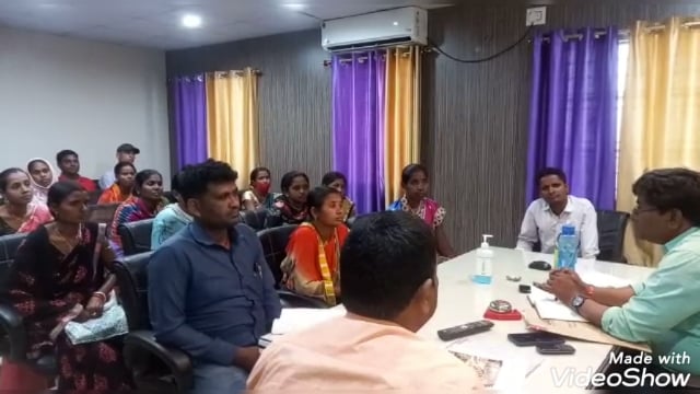 मेस्कौर प्रखण्ड कार्यालय मे बीडीओ ने विकाशमित्रो के साथ की बैठक, दिए आवश्यक दिशा निर्देश