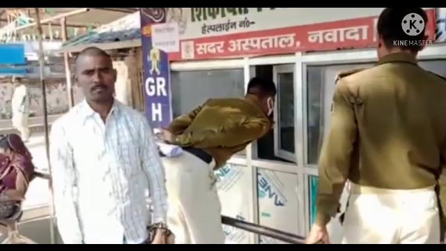 नवादा जिले के सदनपुर गांव से पुलिस ने महुआ शराब के साथ एक व्यक्ति को किया गिरफ्तार