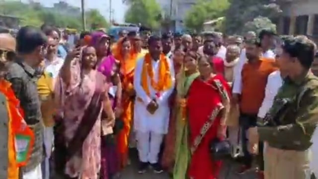 जालौन,कोंच-विधायक मूलचन्द्र नगर भृमण कर जनता का  जताया आभार