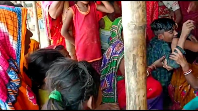 ट्रैक्टर व मोटरसाइकिल की टक्कर से मोटरसाइकिल चालक की घटनास्थल पर हुई मौत, परिजनों का रो रो कर बुरा हाल