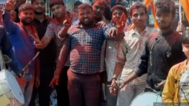 भाजपा के 4 राज्यों में जीत के बाद धूमधाम से बैरगनिया में निकाला गया जुलूस।