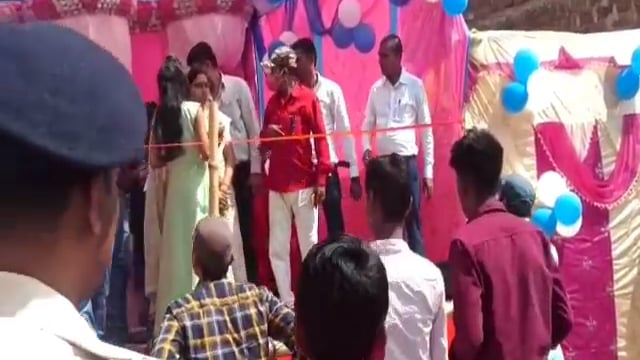 पचरुखिया स्थित शांति निकेतन पब्लिक स्कूल के वार्षिकोत्सव पर सांस्कृतिक कार्यक्रम का आयोजन