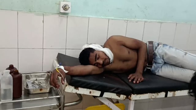 लखीसराय रेलवे स्टेशन पर ट्रेन से गिरकर युवक हुआ बुरी तरह से जख्मी लाया गया सदर अस्पताल लखीसराय