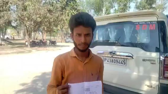 गोंडा तरबगंज संपर्क मार्ग पर अवैध अतिक्रमण की व्यक्तिगत एसडीएम से की शिकायत