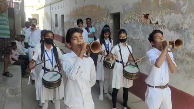 रफीगंज में अमृत महोत्सव को लेकर निकाली गई झांकी।