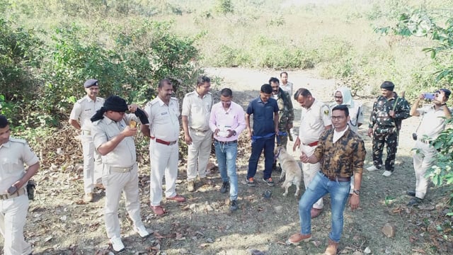 उत्पाद एएलटीएफ और अमरपुर थाना के द्वारा संयुक्त छापेमारी कर जावा महुआ बरामद कर किया नष्ट l