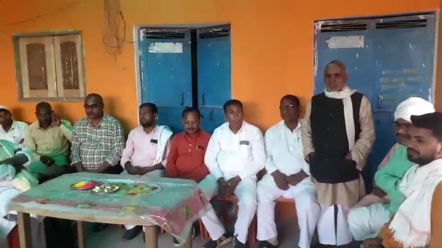 इटवाँ गांव में होली मिलन समारोह आयोजित,दी एकता व भाईचारे का संदेश