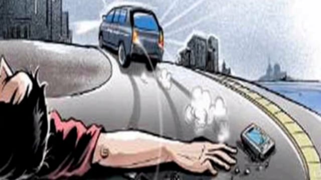 सड़क पार कर रहे व्यक्ति को ट्रैक्टर ने मारी ठोकर।