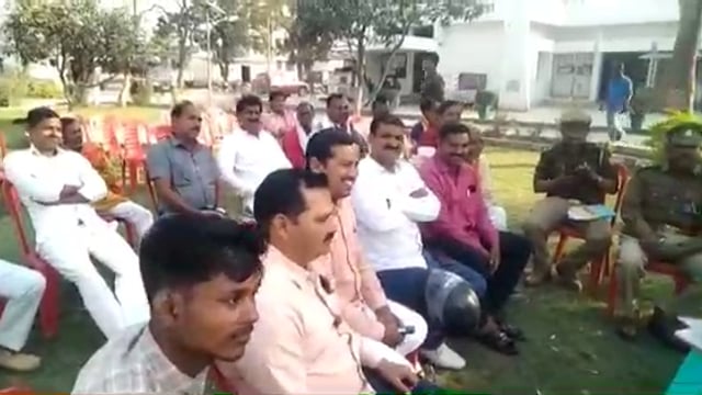 तरबगंज गोंडा एसओ की अध्यक्षता में आयोजित हुई पीस कमेटी की बैठक