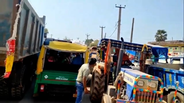 रविवार की देर शाम तक पुलिस लाइन से लेकर बिहटा गांव तक करीब 3 किलोमीटर से ज्यादा लंबे जाम हुई परेशानी।