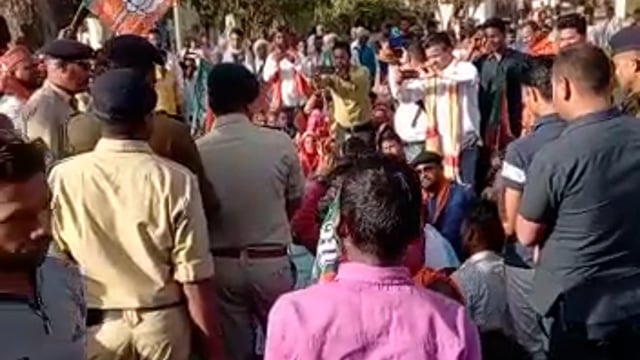 भाजपा संगठन मंत्री प्रबल प्रताप सिंह जूदेव जनकपुर थाना का किया घेराव सचिव की मौत को लेकर