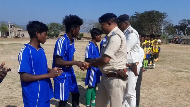 चानन: सामुदायिक पुलिसिंग फुटबॉल खेल के फाइनल में पहुंचा कछुआ व श्रीकिशुन कोडासी टीम। 