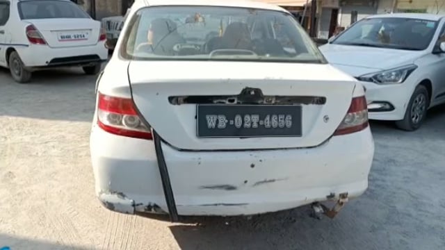 रफीगंज में चार पहिया वाहन से 40 किलो महुआ फूल के साथ 48 ली देशी शराब बरामद, वाहन जप्त।