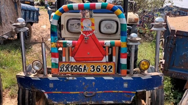 चानन  : नगरदार टांड व अगैया बालू घाट से बालू लोड ट्रेक्टर जब्त। 