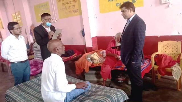 विधिक सेवा प्राधिकरण सचिव नीरज त्रिपाठी ने वृद्धा आश्रम का किया औचक निरीक्षण एवं वृद्ध जनो को किया जागरूक