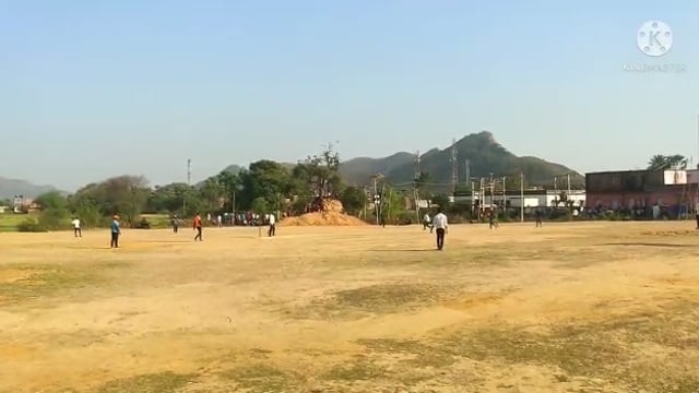 फुल्लीडुमर इटहरी साइंस क्लब द्वारा आयोजित क्रिकेट मैच के सेमीफाइनल मुकाबले में अस्पताल की टीम को मोतिया टीम ने हराया