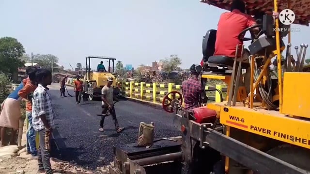 आगामी 17 मार्च को मुख्यमंत्री सीएम के आगमन को लेकर रहुई बाजार सड़कों को दुरुस्त वह कालीकरण का कार्य युद्ध स्तर पर जारी।
