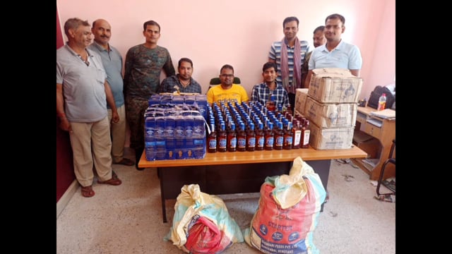 लखीसराय जिले के किऊल रेलवे स्टेशन पर पाटलिपुत्रा ट्रेन से काफी मात्रा में देसी विदेशी शराब बरामद