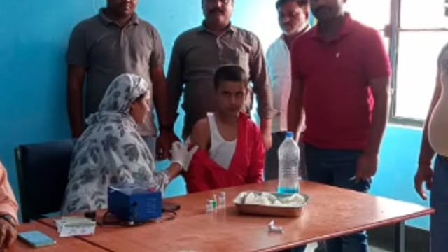 गोंडा न्यूज़ 12 वर्ष से 14 वर्ष तक के बच्चों को लगाई गई कोराना वैक्सीन