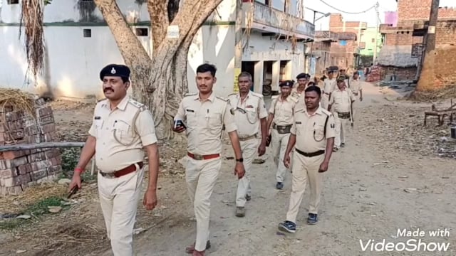 मेस्कॉर पुलिस होली पर्व के मद्देनजर प्रखंड के दर्जनों गांवों में किया फ्लैग मार्च