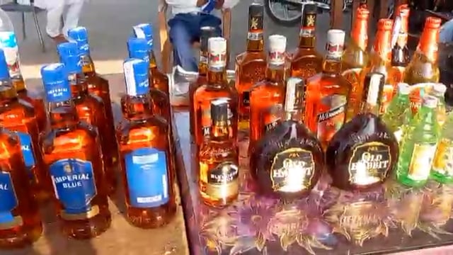 धोरैया पुलिस ने 26 बोतल देशी विदेशी व 10 लीटर महुआ शराब के साथ आधा दर्जन कारोबारियों को किया गिरफ्तार, भेजा जेल