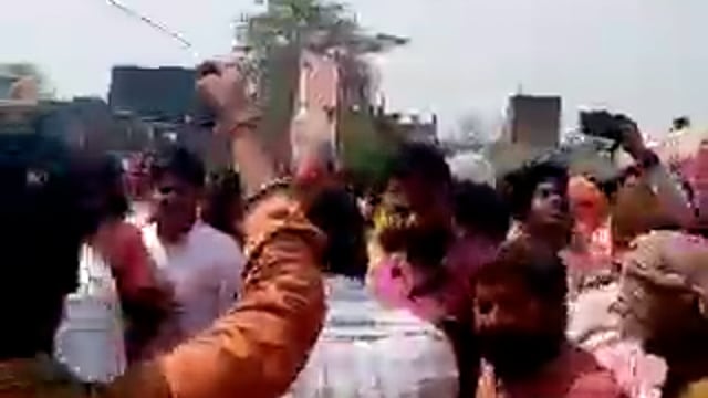 तरबगंज गोंडा न्यूज़ भाजपा के जन सहयोग कार्यालय पर एक दिन पूर्व आयोजित होली मिलन समारोह में उमड़ा जनसैलाब
