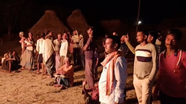 प्रखंड के विभिन्न गांव में किया गया होलिका दहन।