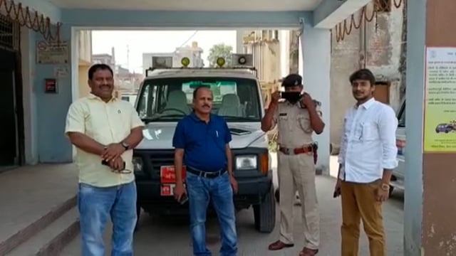 रफीगंज में पुलिस प्रशासन ने होली एवं शबे बरात पर्व मनाने की शांति की अपील