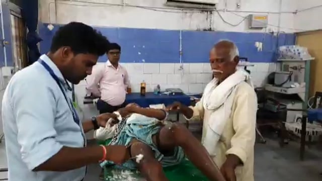 माली थाना के रेगनिया मझौली गांव में मवेशी के घर में लगी आग को बुझाने गये अधेड़ सहित तीन मवेशी झुलसे, एक मवेशी की हुई मौत