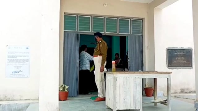 रामगढ़ चौक पुलिस ने 13 लीटर देसी महुआ शराब किया बरामद ससुराल जा रहे एक शराबी को गिरफ्तार कर भेजा जेल।