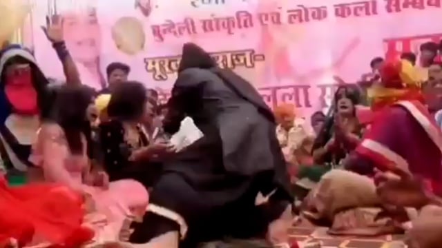 जालौन,कोंच:-होली पर कोंच में एक ऐसा सम्मेलन जिसे  महामूर्ख सम्मेलन कहा जाता है