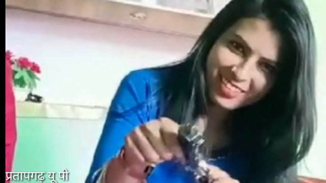 युवती ने पिस्टल प्रदर्शन सोशल मीडिया पर किया वायरल, अभी तक युवक ही करते थे वायरल, पिस्टल है या खिलौना,पुलिस जाँच मे लगी