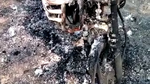 हवेली खड़गपुर दरियापुर पंचायत में दामन कॉल में अज्ञात व्यक्ति द्वारा एक अज्ञात मोटरसाइकिल में आग लगाने का मामला सामने आया