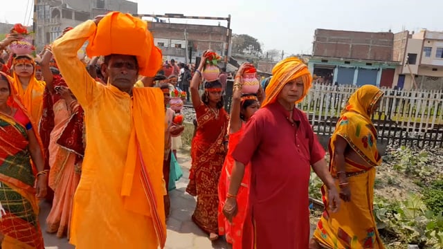कलश शोभायात्रा के साथ श्रीमद् भागवत कथा प्रारंभ