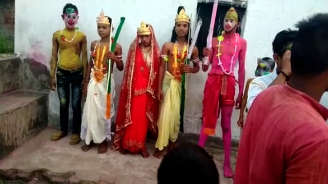 रफीगंज में होली को लेकर निकाली गई झांकी।