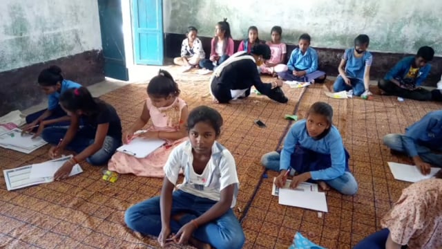 चानन  : बिहार दिवस कार्यक्रम में भाग लेने चानन से दो छात्र पटना रवाना।