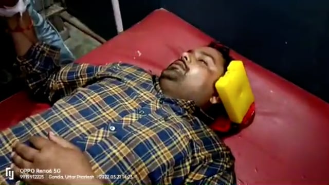 तरबगंज न्यूज़ में आपसी विवाद में दो पक्षों में हुई मारपीट में अधिवक्ता  व उनके भतीजे को दबंगों मारपीट कर किया लहूलुहान