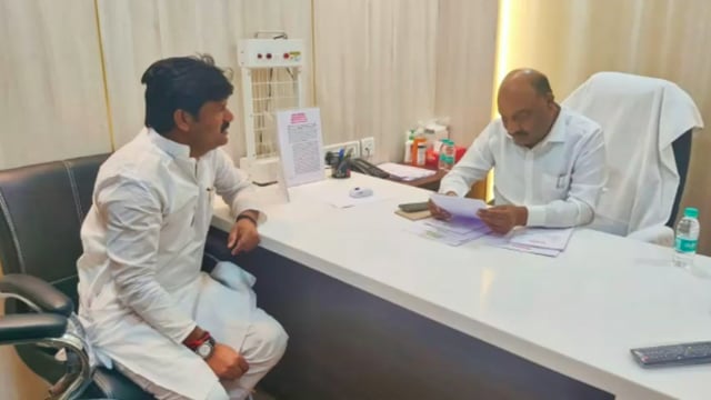 आटपाडीच्या मुख्य बाजारपेठेतील सिमेंट काँक्रीट रस्त्यासाठी एक कोटीचा निधी मंजूर अनिल पाटील यांची माहिती #anilpatil