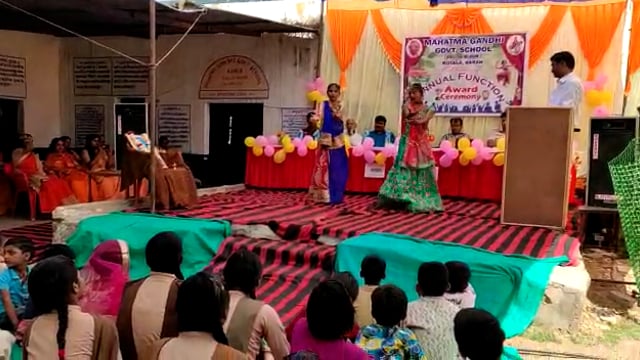 महात्मा गांधी माध्यमिक विद्यालय कोयला में वार्षिक उत्सव व विदाई समारोह मनाया बच्चो ने दी रंगारंग प्रस्तुतिया 