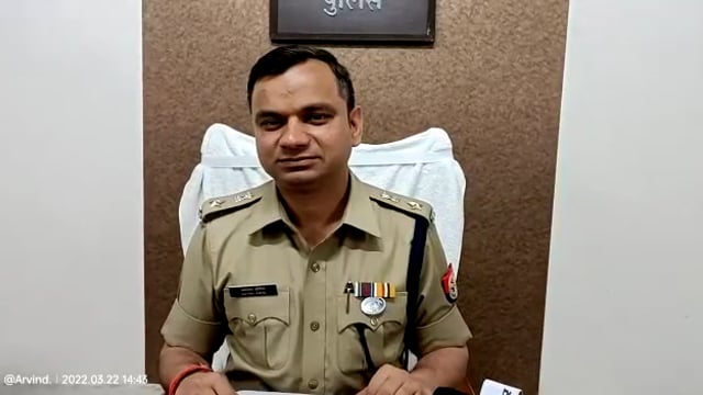 पुलिस अधीक्षक के कुशल निर्देशन में नगर कोतवाली ने ३२ अदद मोबाईल फोन (दस लाख) के साथ दो अभियुक्त गिरफ्तार, एस पी बाईट