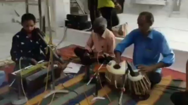 कोंच:-रामलला मंदिर में रंग पंचमी पर हुये भक्ति भजन,परंपरागत तरीके से मनाई रंग पंचमी